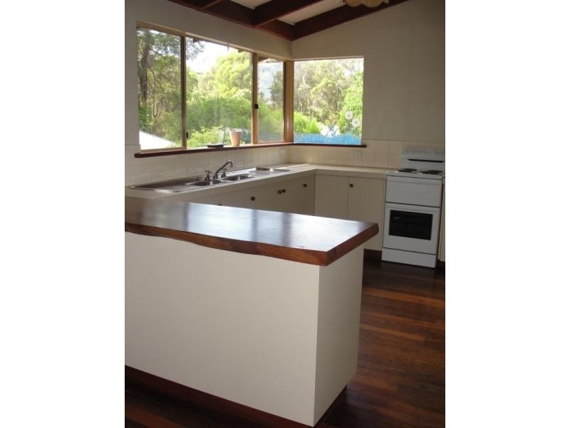 27 Willmott Ave, Margaret River WA 6285