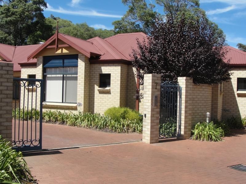 8/7 Station Rd, Margaret River WA 6285