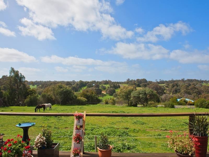 9 Horseford Road, Burnside WA 6285