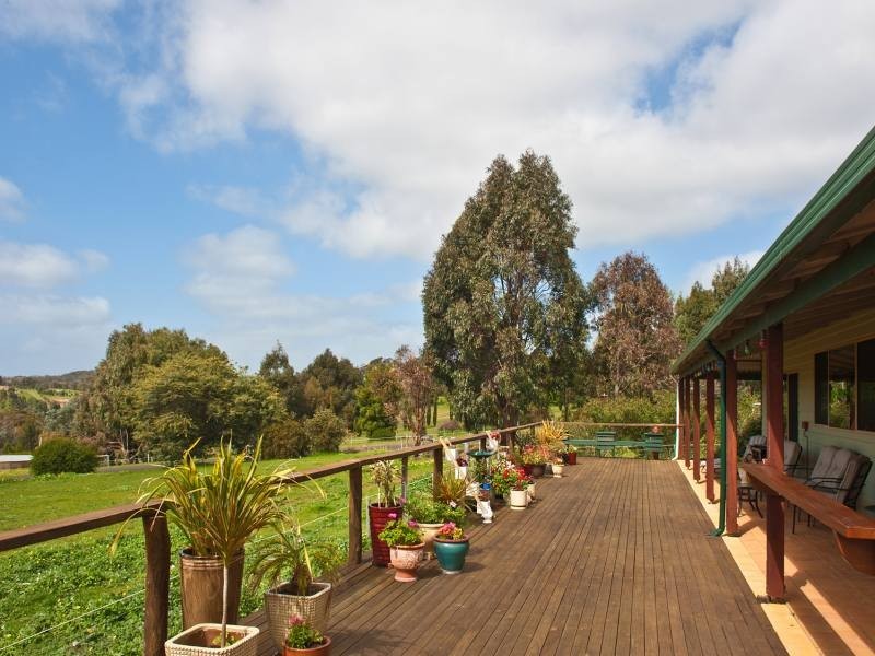 9 Horseford Road, Burnside WA 6285