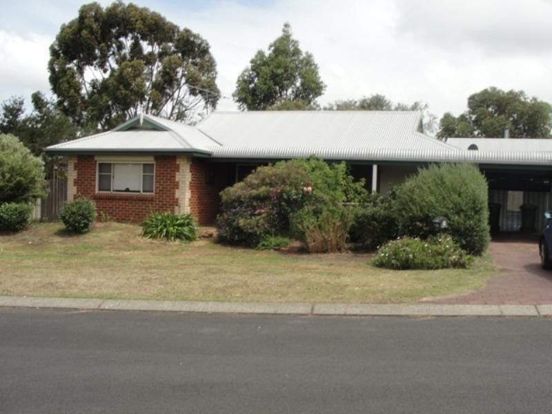 1/32 Hillier Drive, Margaret River WA 6285