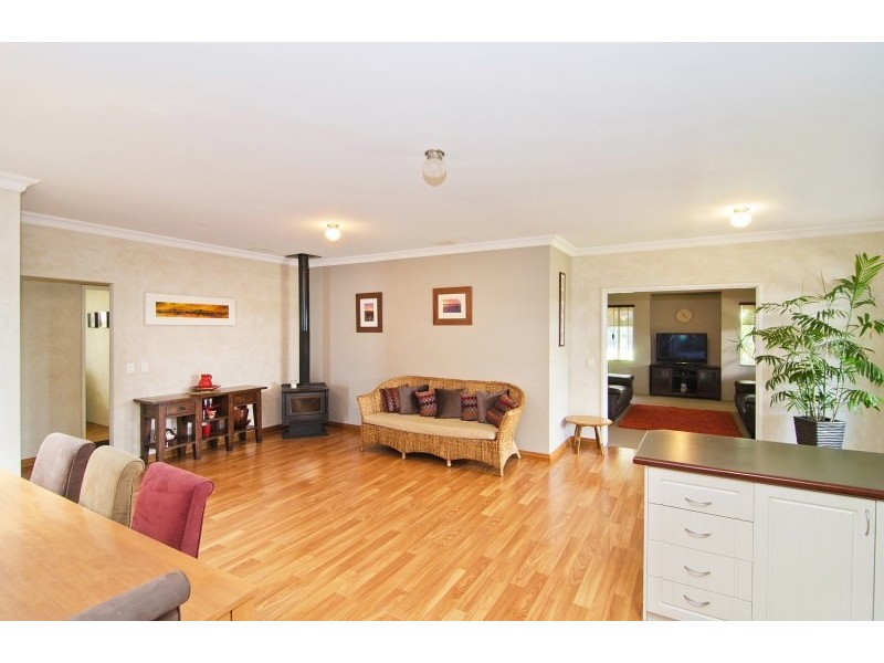 8 Hillside Avenue, Margaret River WA 6285