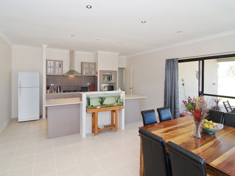 10 Lions Drive, Cowaramup WA 6284