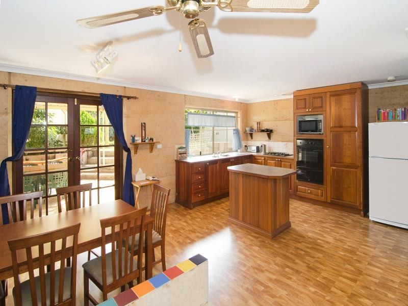 6 Larch Loop, Margaret River WA 6285