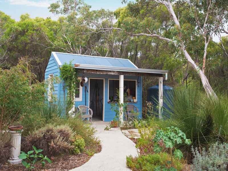 18 Colyer Drive, Hamelin Bay WA 6288