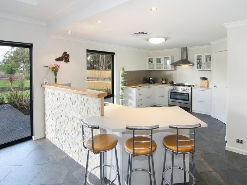 4 Honeytree Grove, Cowaramup WA 6284