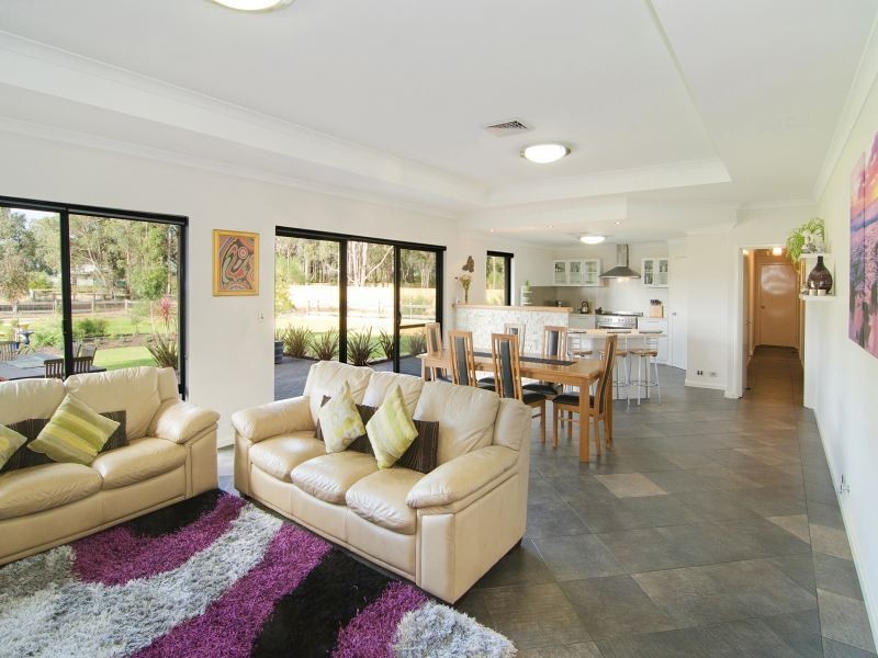 4 Honeytree Grove, Cowaramup WA 6284