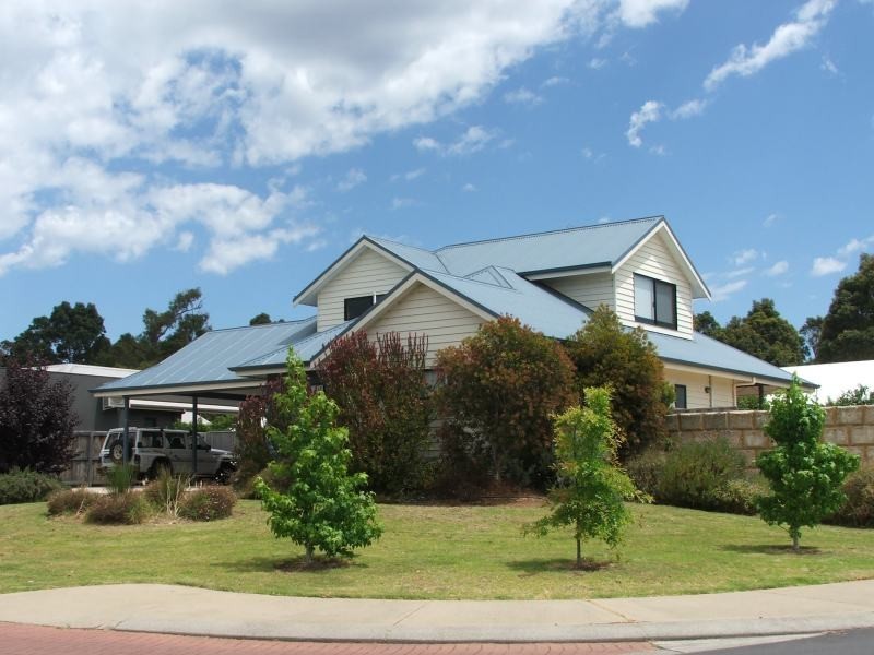 2 Hillside Avenue, Margaret River WA 6285