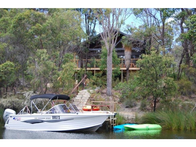 10 Flora Grove, Molloy Island WA 6290