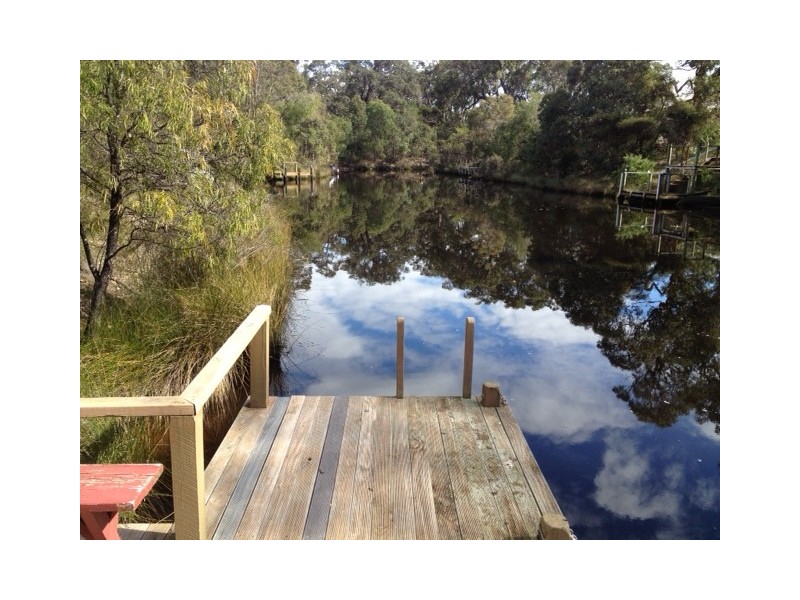 10 Flora Grove, Molloy Island WA 6290