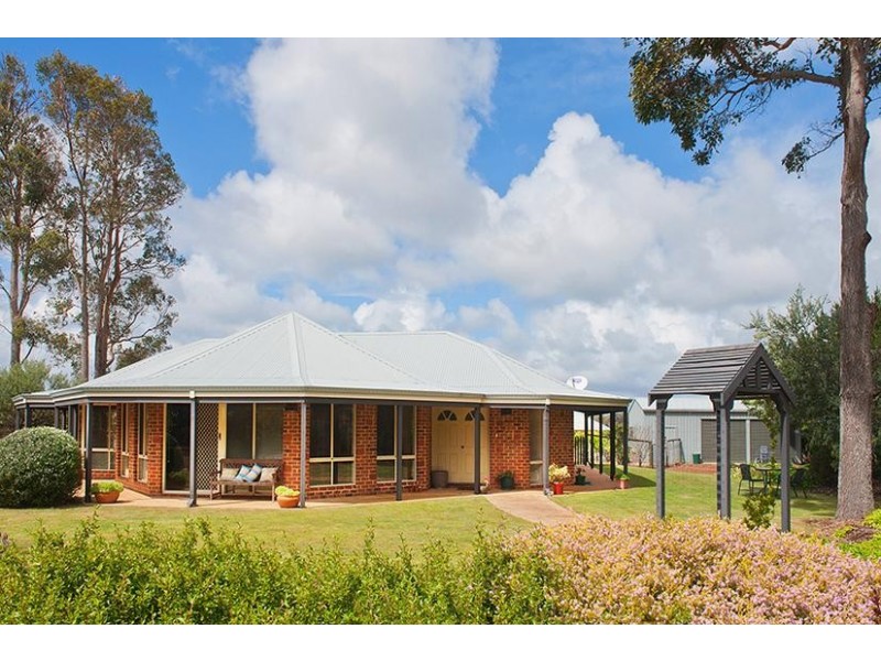 11 Casselton Grove, Margaret River WA 6285