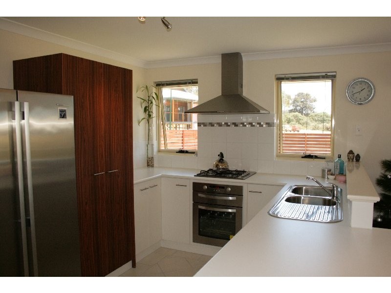 1 Honeyeater Loop, Margaret River WA 6285