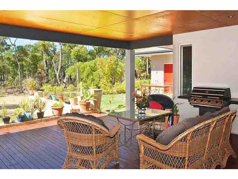 16 Sanctuary Circle, Cowaramup WA 6284