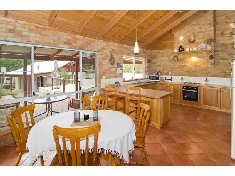 15 Duggan Drive, Cowaramup WA 6284