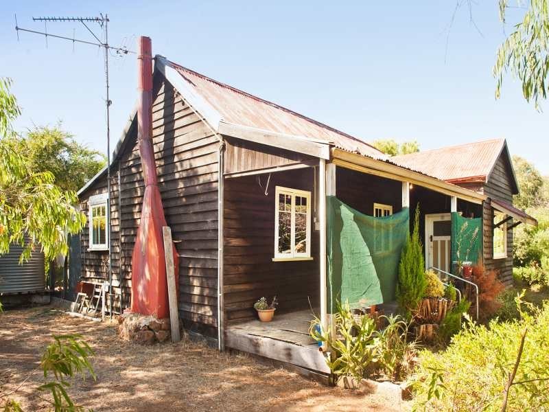 7 Hall Road, Cowaramup WA 6284