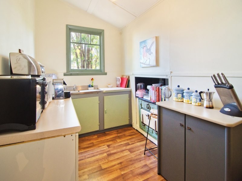 7 Hall Road, Cowaramup WA 6284