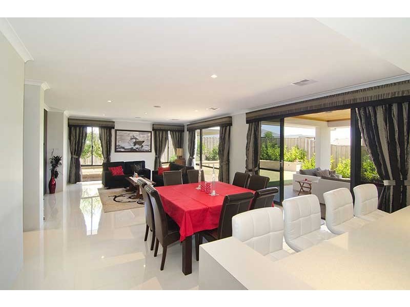 16 Hudsbeth Way, Margaret River WA 6285
