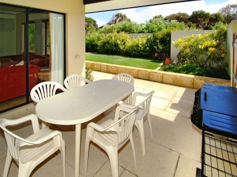 12 Narda Avenue, Prevelly WA 6285