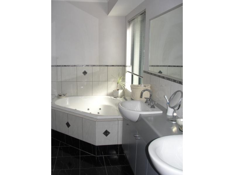 4 Lions Drive, Cowaramup WA 6284