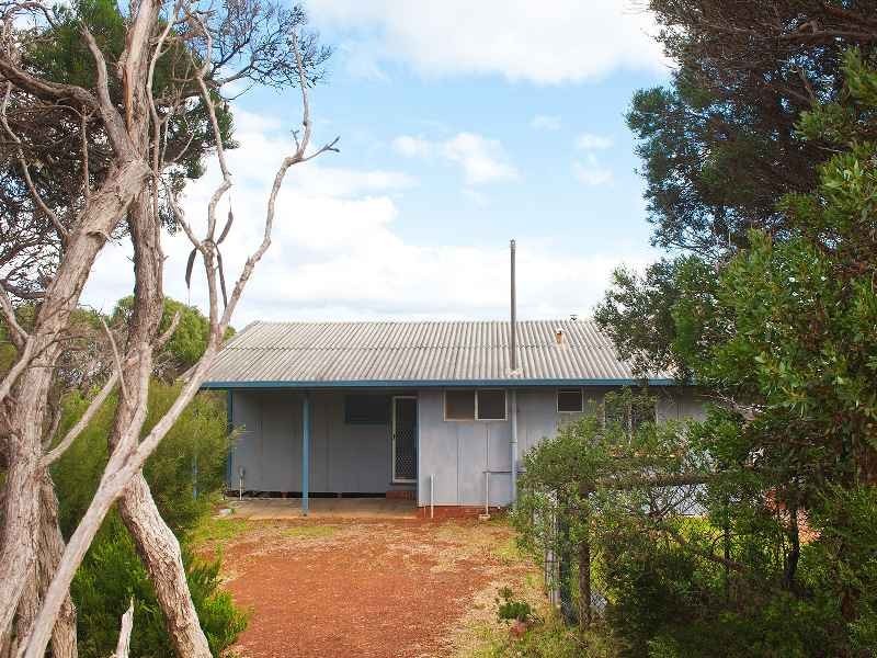 16 Wooredah Crescent, Prevelly WA 6285