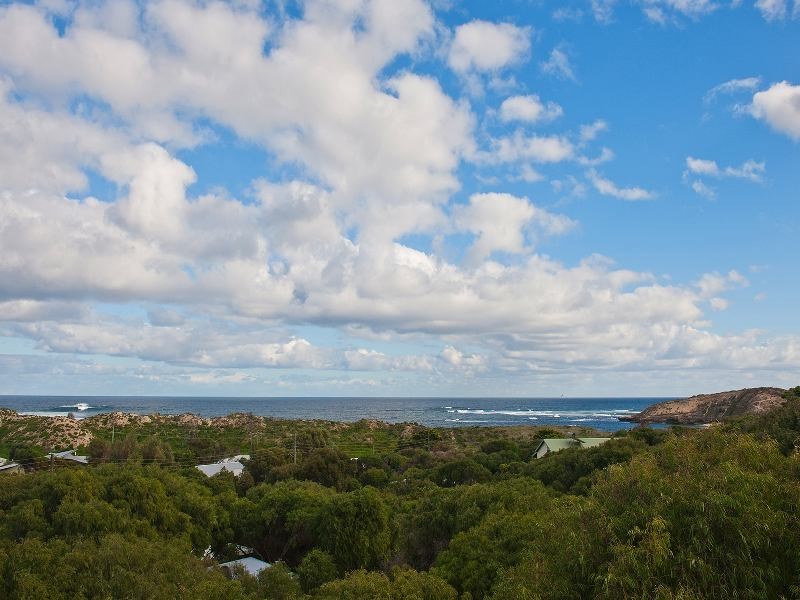 16 Wooredah Crescent, Prevelly WA 6285