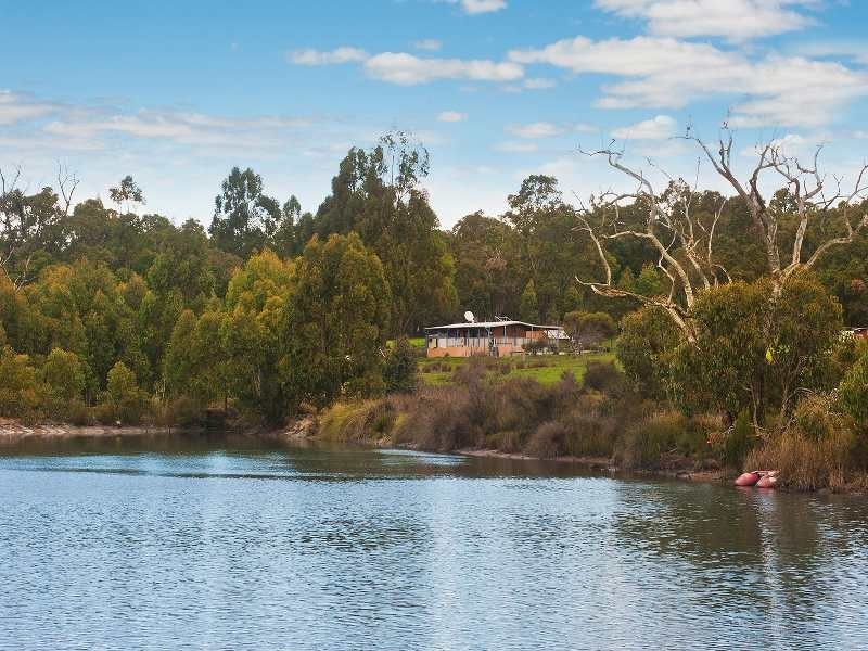 1 Hearn Road, Osmington WA 6285