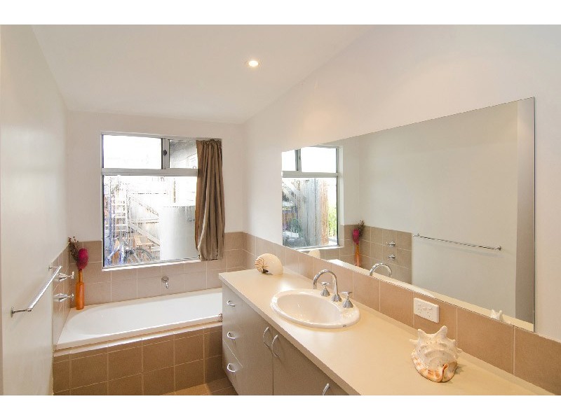 2 Bottlebrush Drive, Margaret River WA 6285