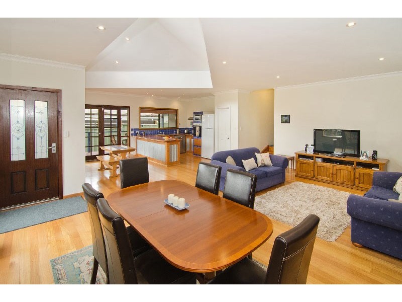 16 Brookfield Avenue, Margaret River WA 6285