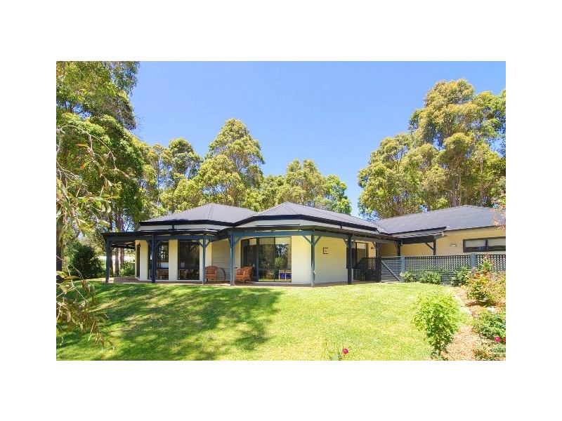 1 Casselton Grove, Margaret River WA 6285