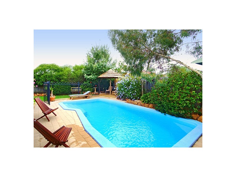 16 East Willmott Avenue, Margaret River WA 6285