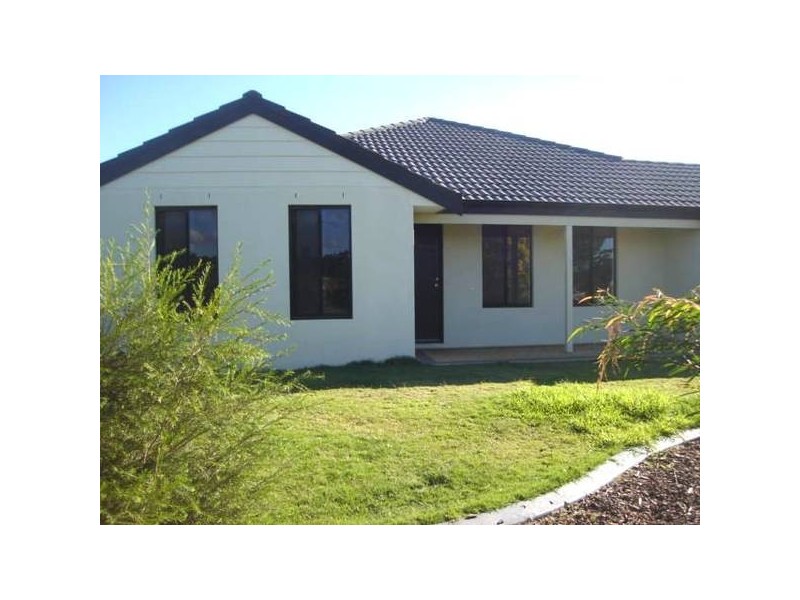 3 Leschenaultia Ave, Margaret River WA 6285