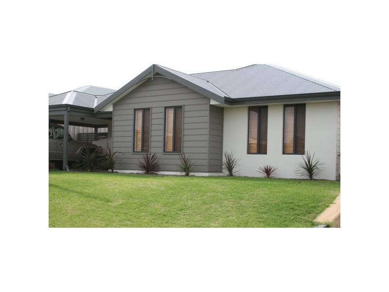 11 Poplar Avenue, Margaret River WA 6285