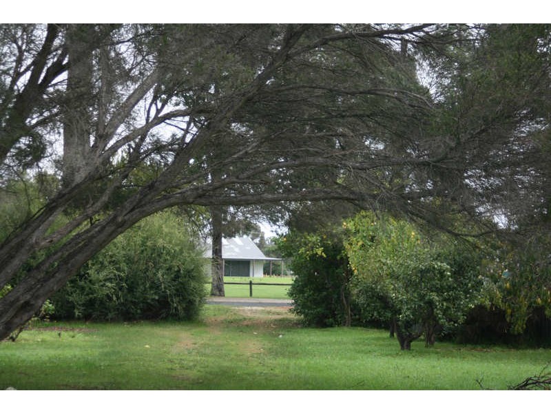 15 Waverley Road, Cowaramup WA 6284