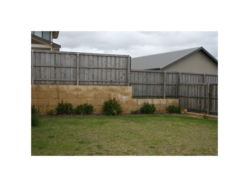 11 Poplar Avenue, Margaret River WA 6285