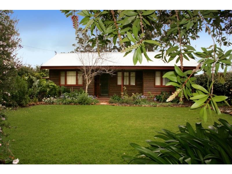 19 Memorial Drive, Cowaramup WA 6284