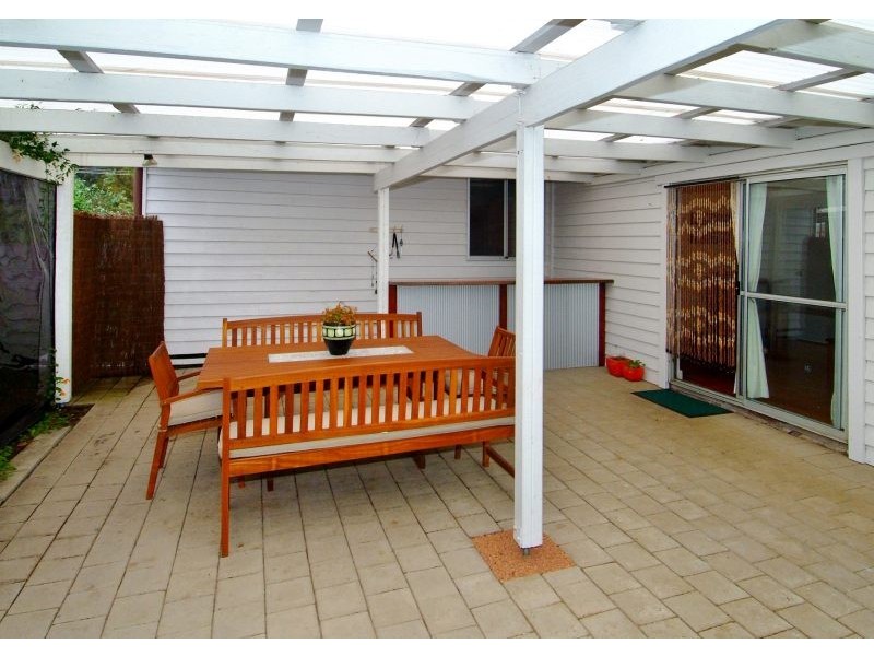 19 Memorial Drive, Cowaramup WA 6284