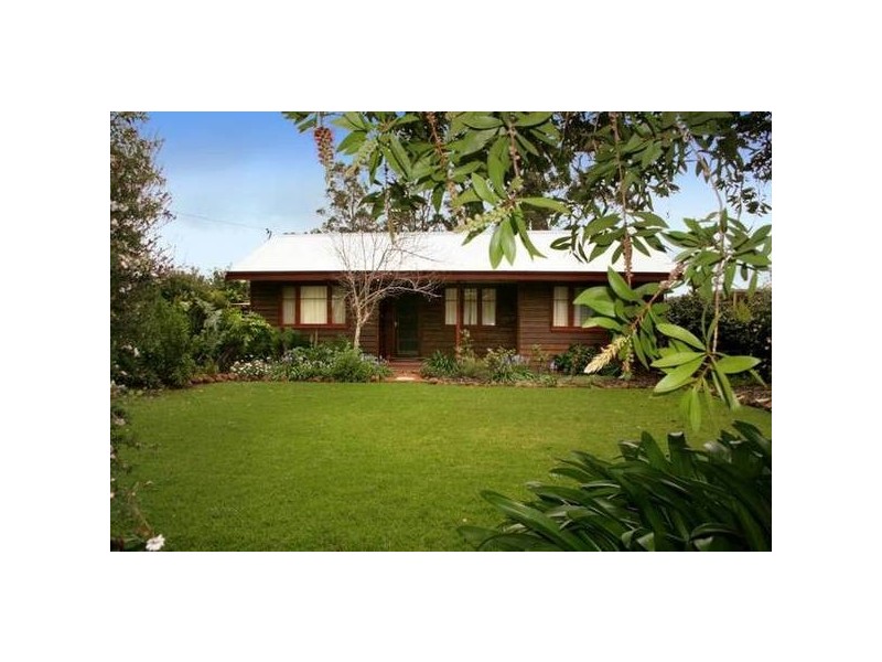 19 Memorial Drive, Cowaramup WA 6284