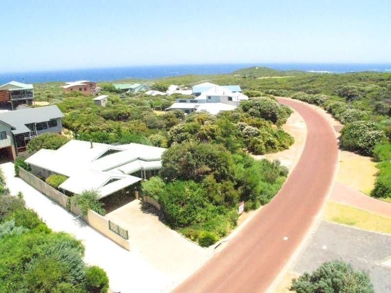 1/16 Marmaduke Point Drive, Gnarabup, Margaret River WA 6285