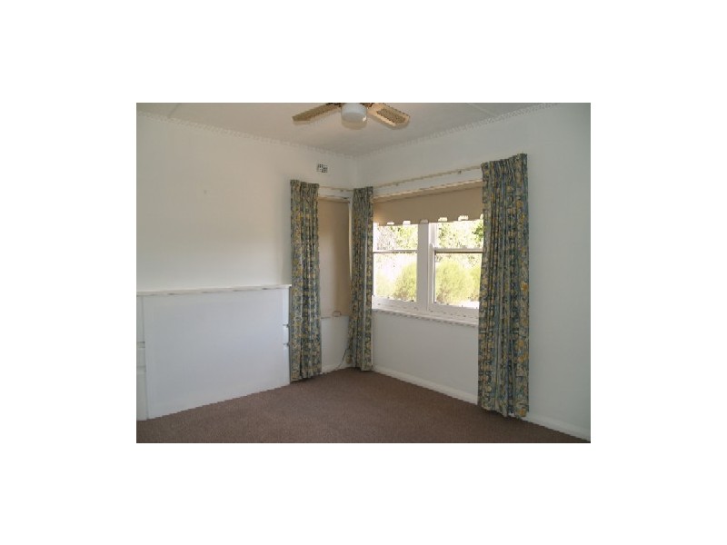 18 Heming Street, Waikerie SA 5330