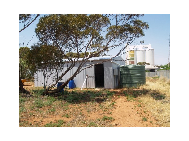 26 & 27 The Crescent, Wunkar SA 5311