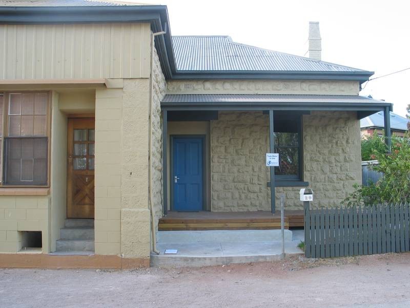 20 Peake Terrace, Waikerie SA 5330