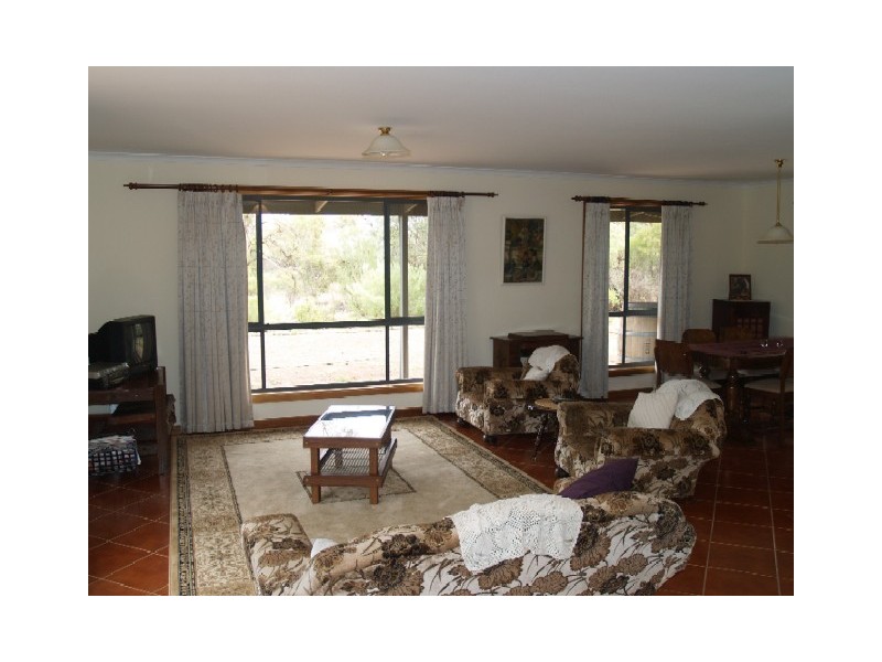 47 Kruesler Road, Waikerie SA 5330