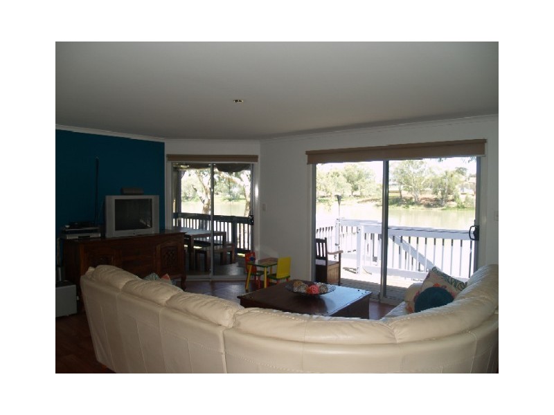 41 Dock Street, North West Bend, Morgan SA 5320