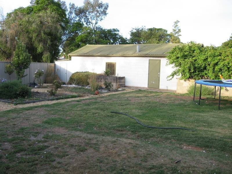 10 Lawrie Terrace, Waikerie SA 5330