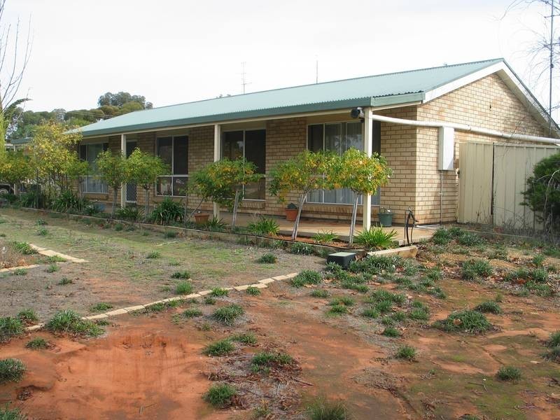 27 Coats Cres, Golden Heights SA 5322