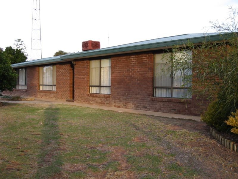 92 Benlow Road, Waikerie SA 5330
