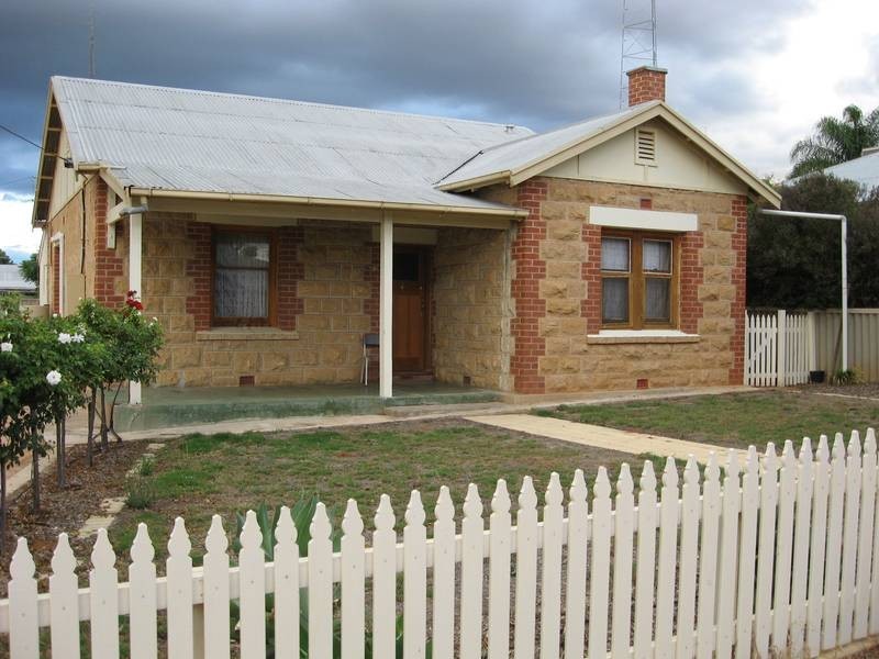 26 Kirby Street, Waikerie SA 5330