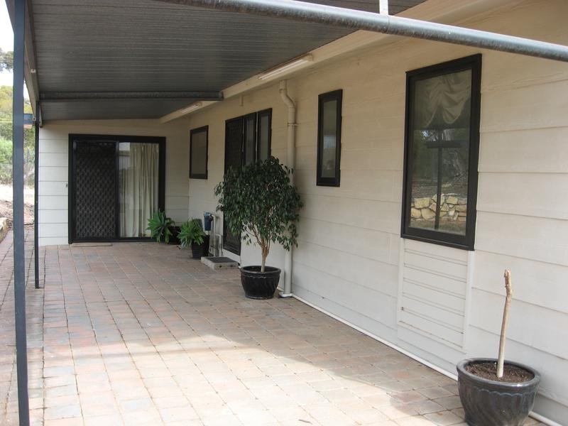 9 Pickering Road, Waikerie SA 5330