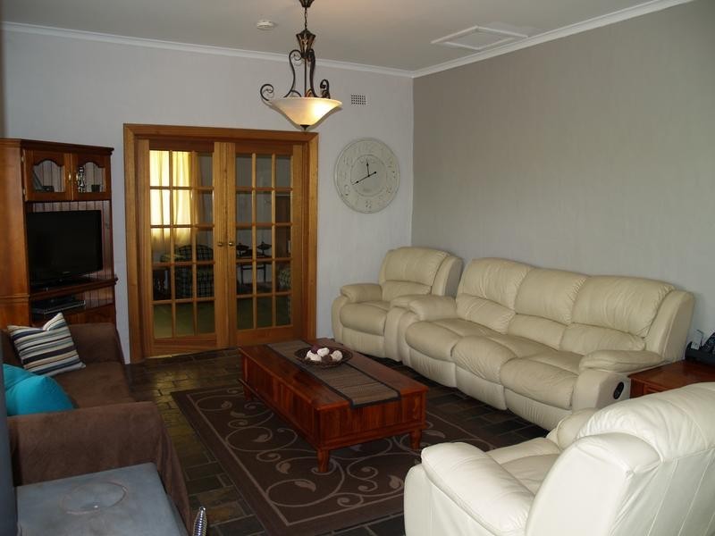 5 Thomas Street, Waikerie SA 5330