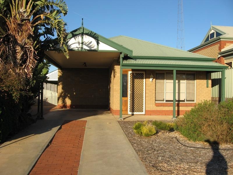 2A Arnold Street, Waikerie SA 5330